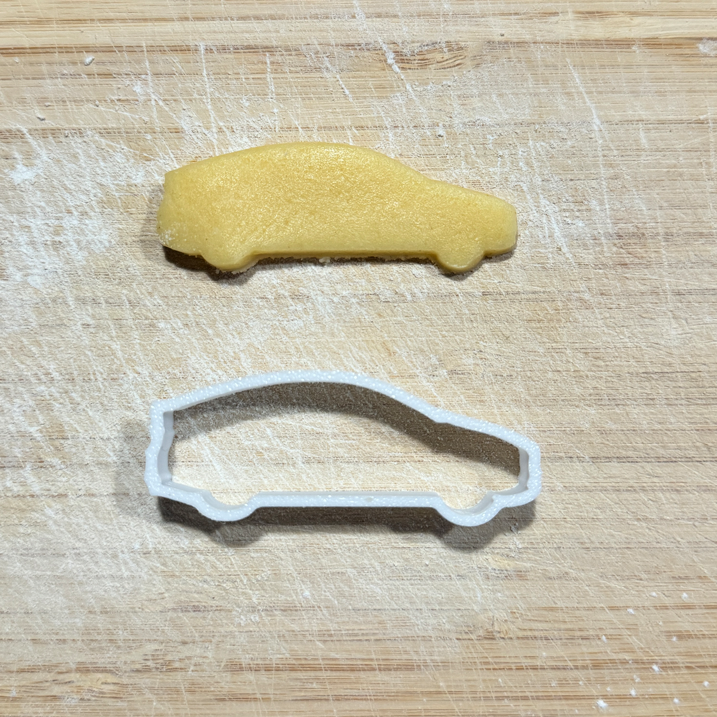 Tesla Model Y Ausstechform - CarCookie